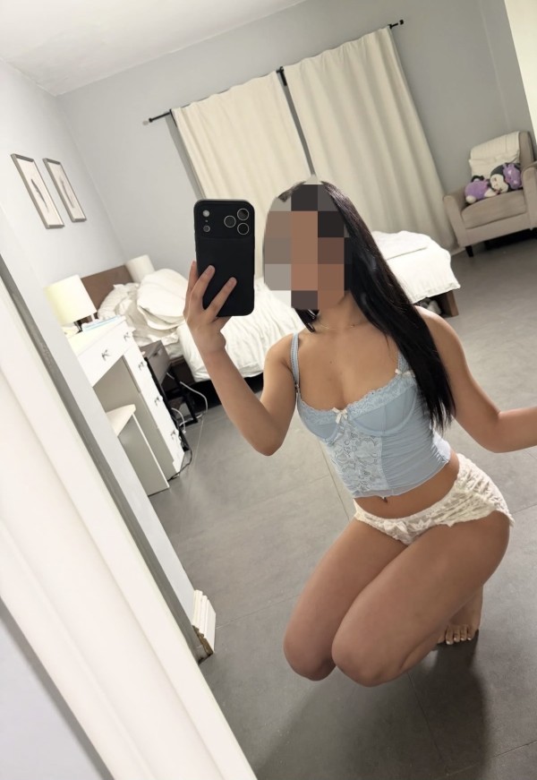 MASAJISTA ESCORT DELGADA INDEPENDIENTE
