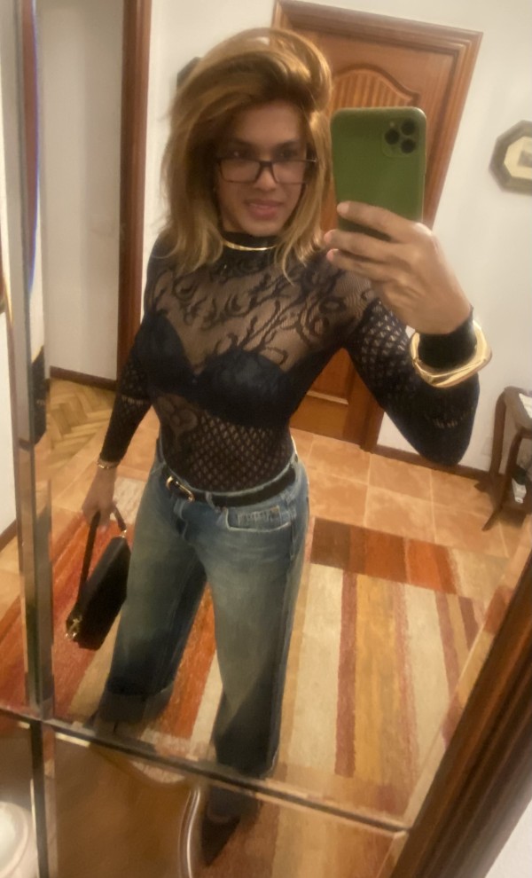 Valeria activa muy cachondas y cañeras fiesteras