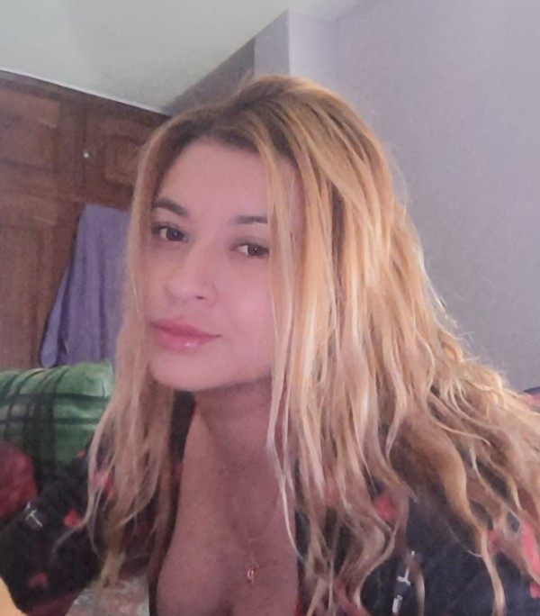 Linda rubia  joven natural 100%