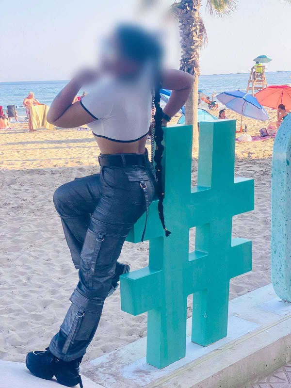 MORENA LATINA BRONZEADA