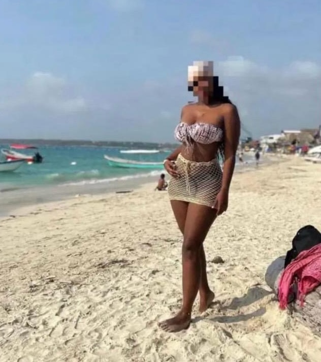 632185850 Nicol Una mujer segura, atractiva