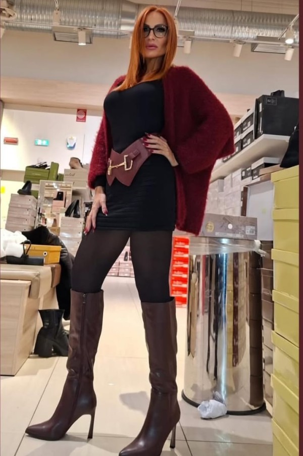 MUJER MADURITA Y SEPARADA EN TRIANA