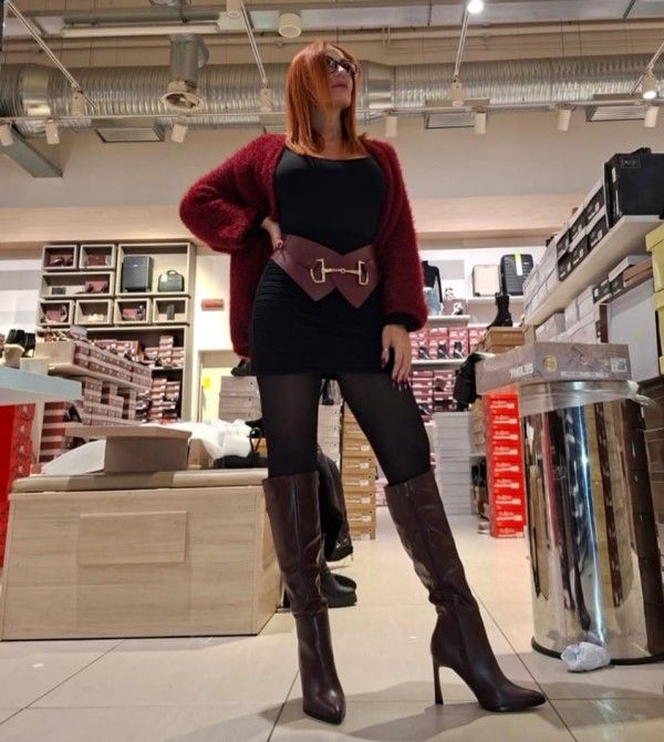 MUJER MADURITA Y SEPARADA EN TRIANA