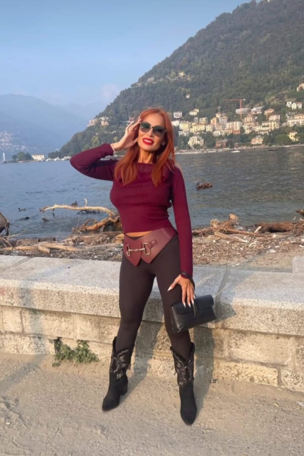 MUJER MADURITA Y SEPARADA EN TRIANA