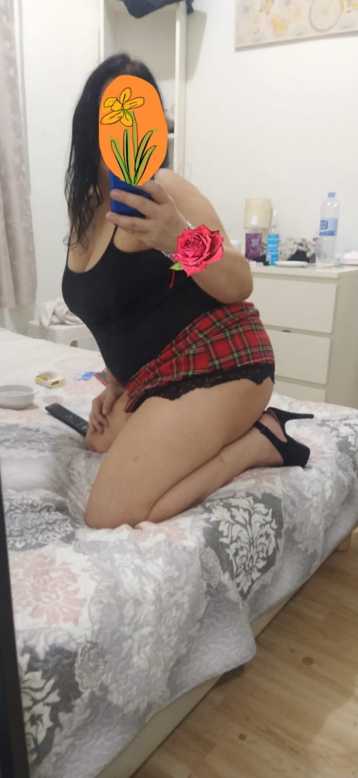 completita sensual trato de novios discrecta