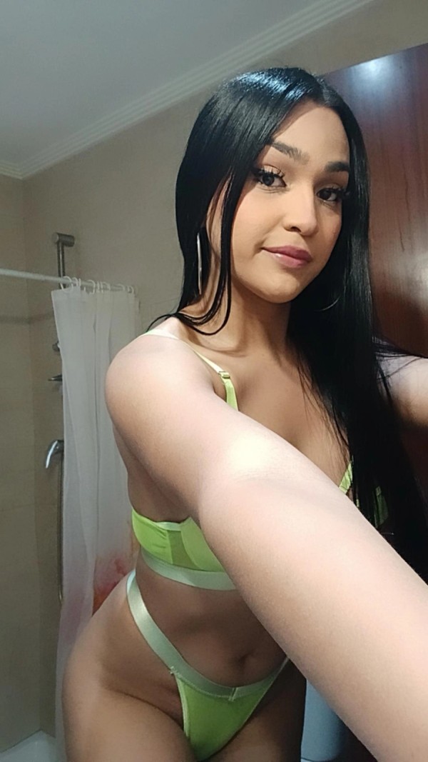 CORUÑA KEYMARIE TRANS FEMENINA FIESTERA JUGUETONA NOVEDAD