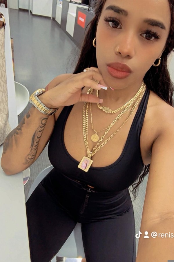 JOVEN ACOMPAÑANTE DOMINICANA DE LUJO ESPECTACULAR