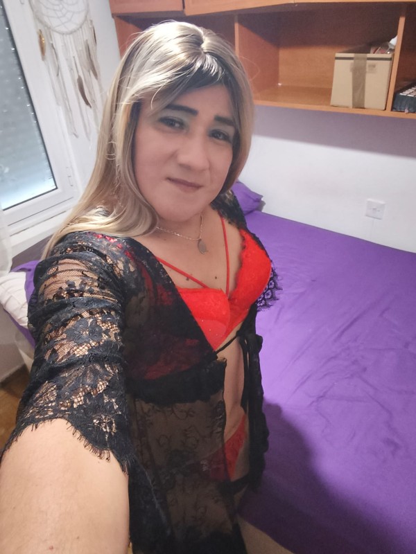 Madurita ardiente a tu disposición