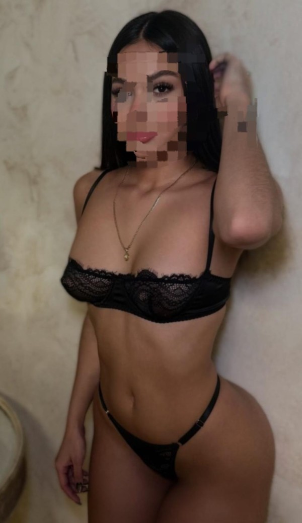 Alocada,Tengo la fantasía para cumplirte Latina primera vez en tu ciudad