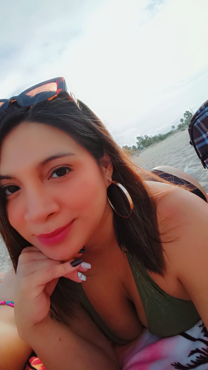 Chica cariñosa en parla