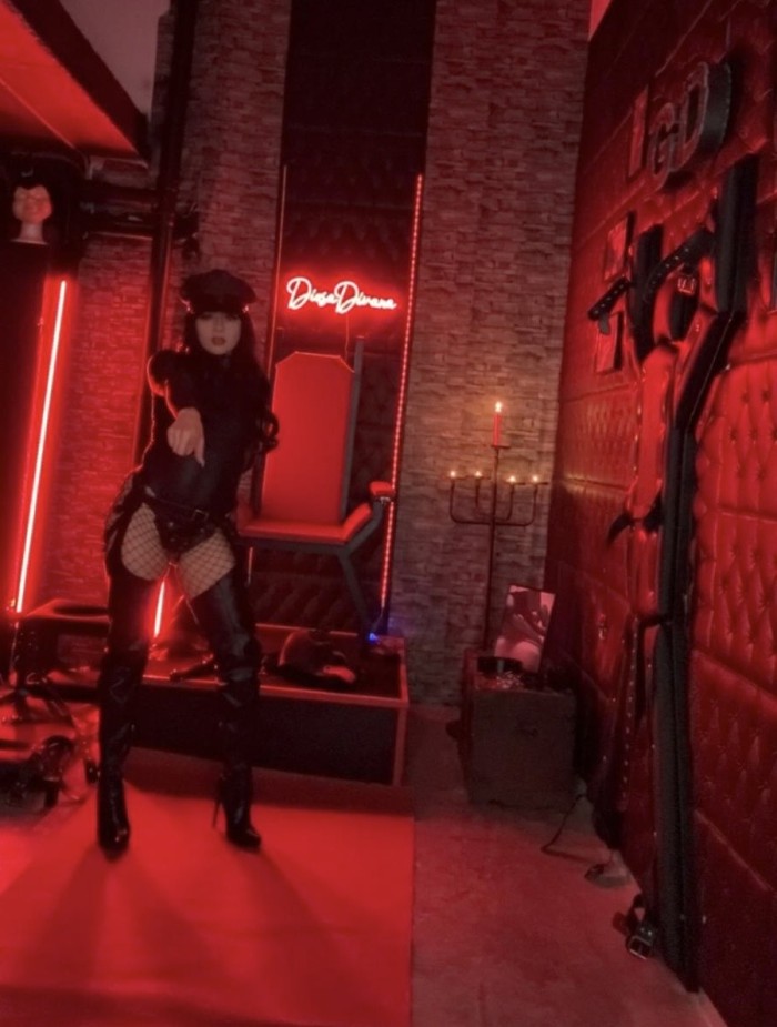 Ríndete ante la más Joven y Bella de las Diosas