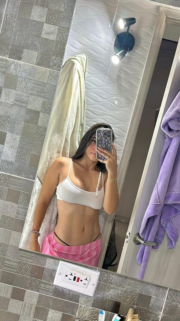 Chica trans colombiana y chica Española trios caliente Guarras Elche