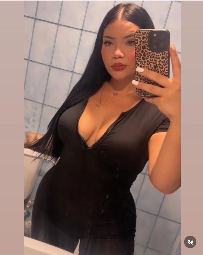 AMIGAS EN EL ZAPILLO ALMERIA EROTIC PLACE 24H