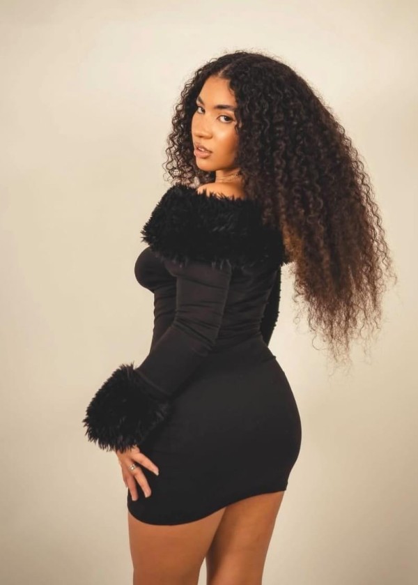 BELLEZA DE PELO RIZADO,FIESTA Y SEXO A TOPE EN ALCOY