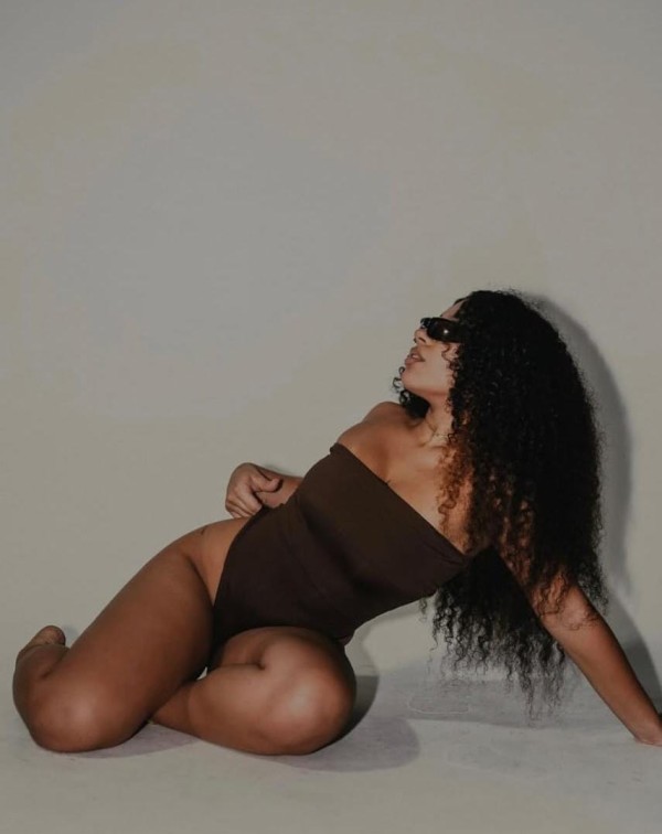 BELLEZA DE PELO RIZADO,FIESTA Y SEXO A TOPE EN ALCOY