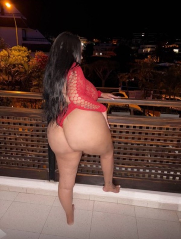ISA VENEZOLANA NOVEDAD VEN A FOLLARME