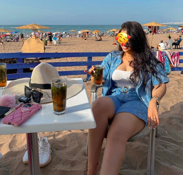 Chica arabe  joven y real