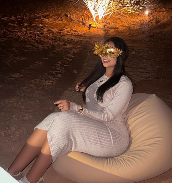 Chica arabe joven y real