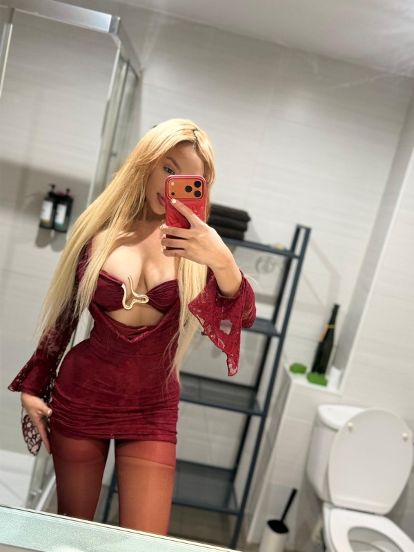 Tu colegiala cachonda de garganta profunda Sexy Vip bella