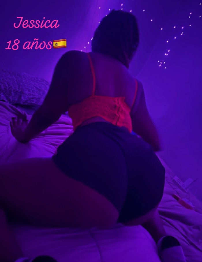 Compañeras de piso españolas 18 años ESPECTACULAR TENTACIÓN