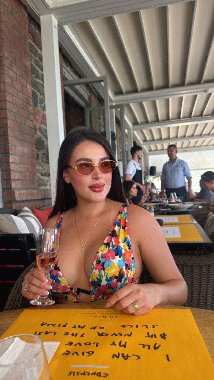 Latina de cuerpo perfecto (SOLO SALIDAS)