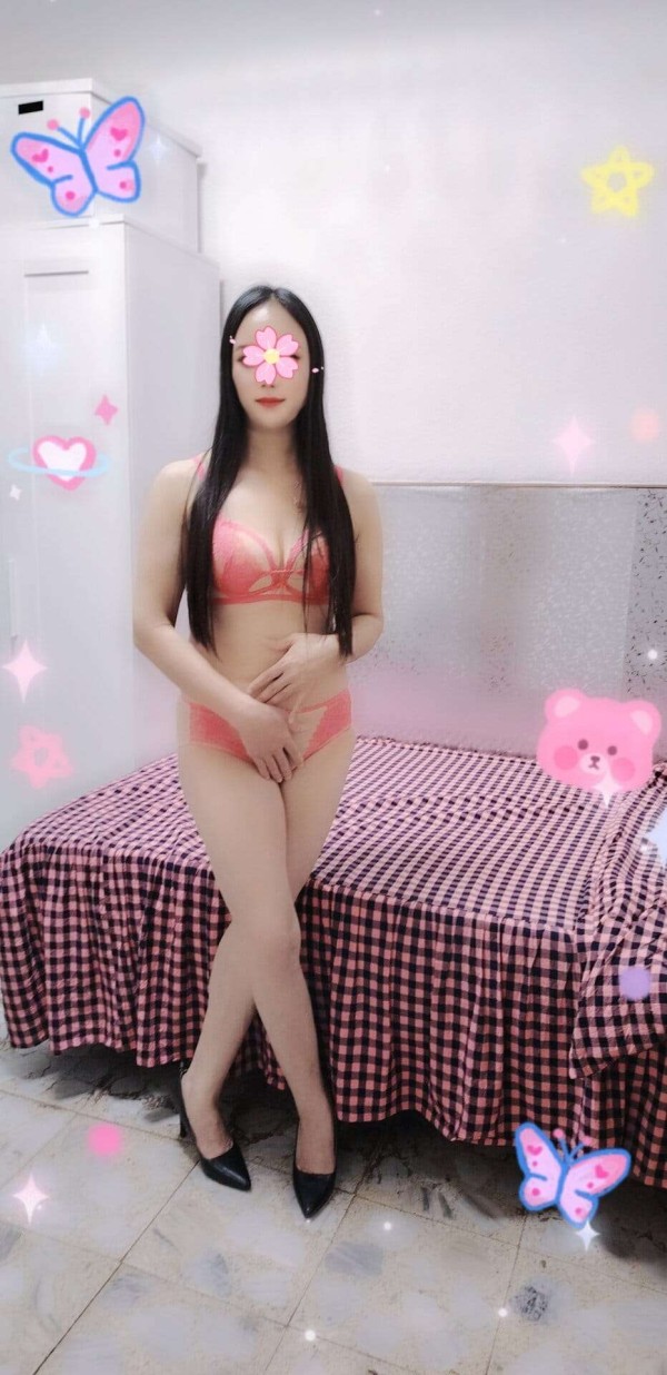 Chica asiatica oriental cariñosa japonesas