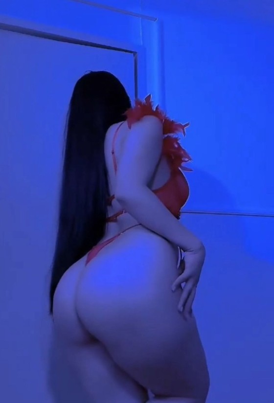 PELI LARGA CULONA DISPONIBLE 24/7  COLOMBIANA