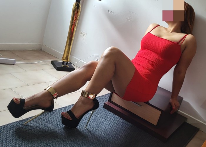 MASAJISTA GUAPISIMA RASGOS MUY EXOTICOS
