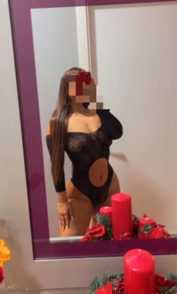 JOVEN LATINA POR PRIMERA VEZ EN LLEIDA