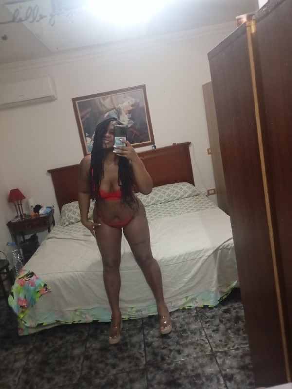 NOVEDAD mulata apasionada latina la santa y