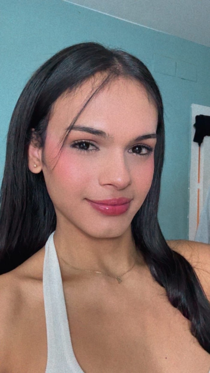 NIÑATA CON RICA SORPRESA AVAILABLE 24H