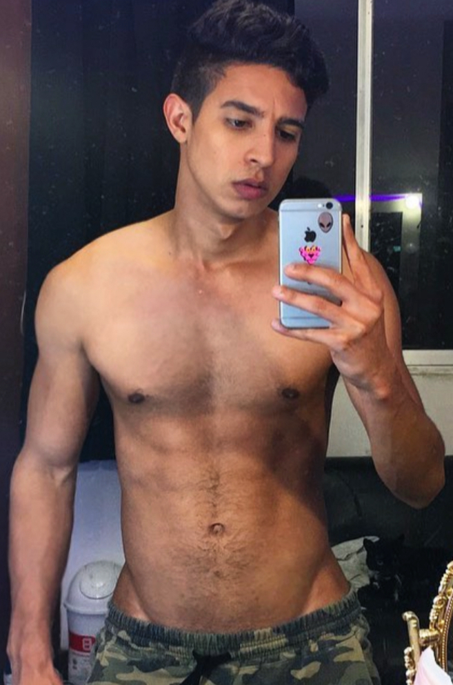 LATINO! Soy mateo, juguetón, caliente y fiestero.