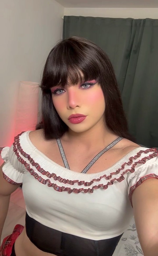 Jovencita brasileña activa y passiva