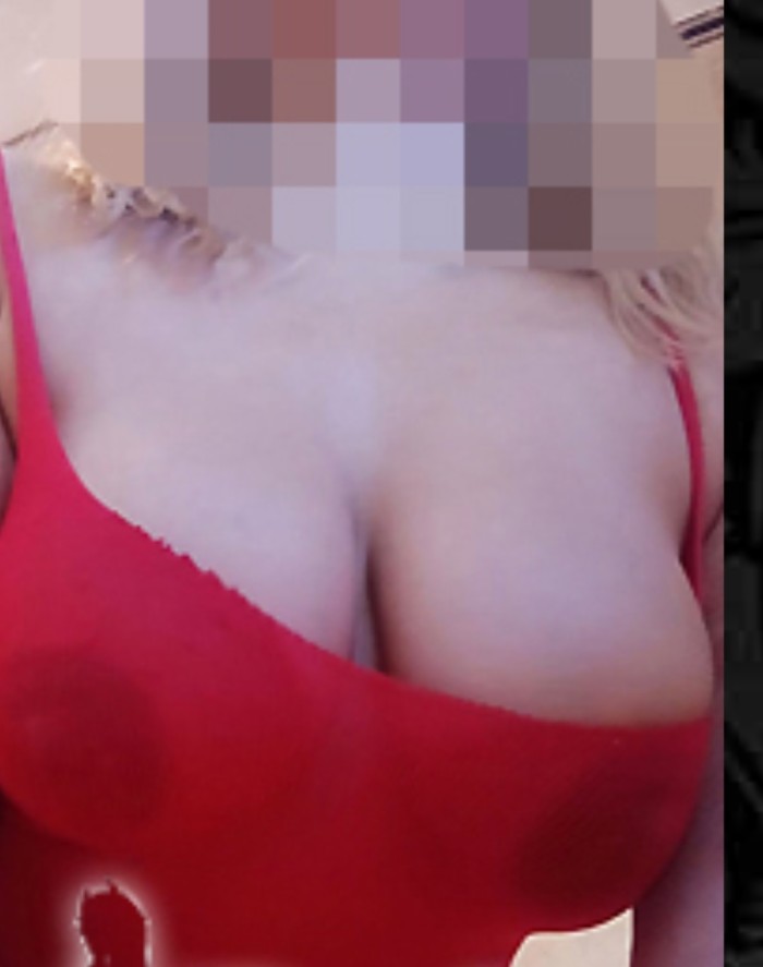 Rubia muy completa y cachonda