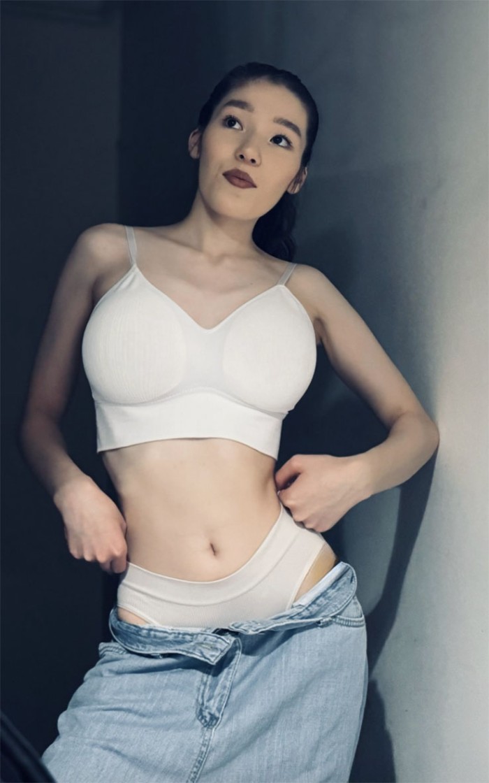 ___ XIXI _____CHICA ASIáTICA, DEL