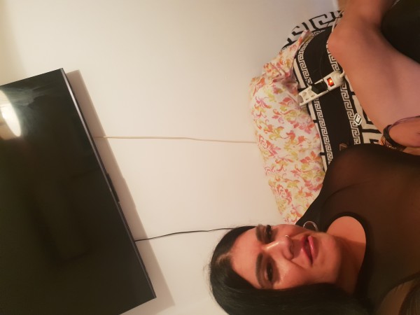 Valeria Valeria transexual hago videollamadas muy