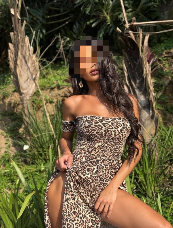 Canária linda masajista erótica