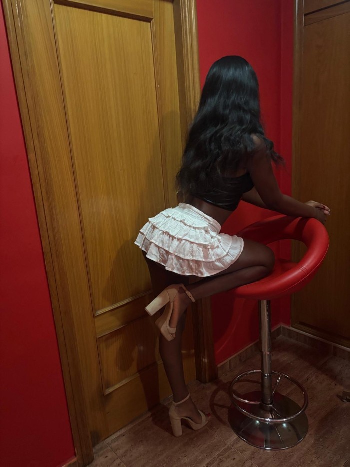 SIMPATICA Y DIVERTIDA.