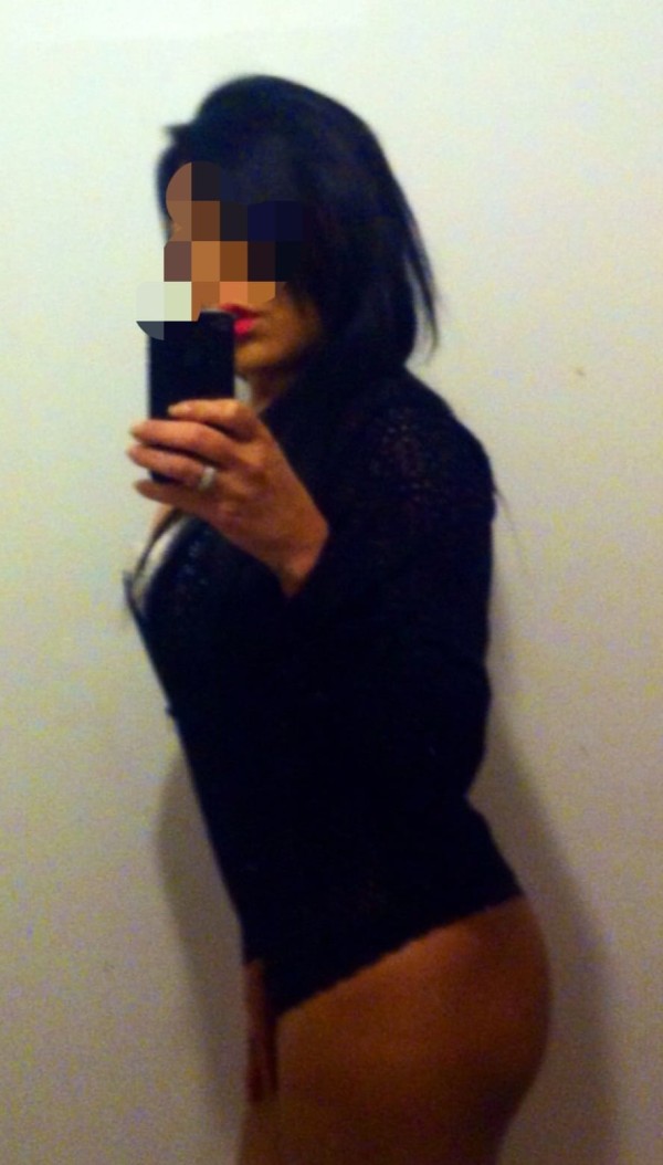 ESMERALDA 38 AÑOS, SENSUALIDAD QUE DESPIERTA DESEO…