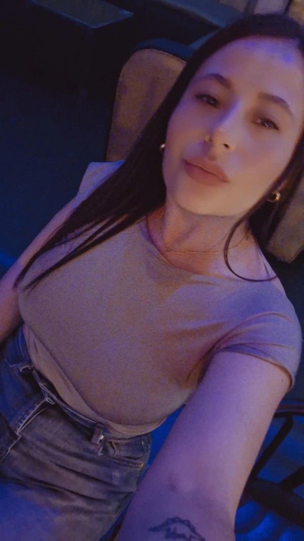 KATALINA DISPONIBLE PARA DARTE MUCHO PLACER FIRSTERA A TOPE