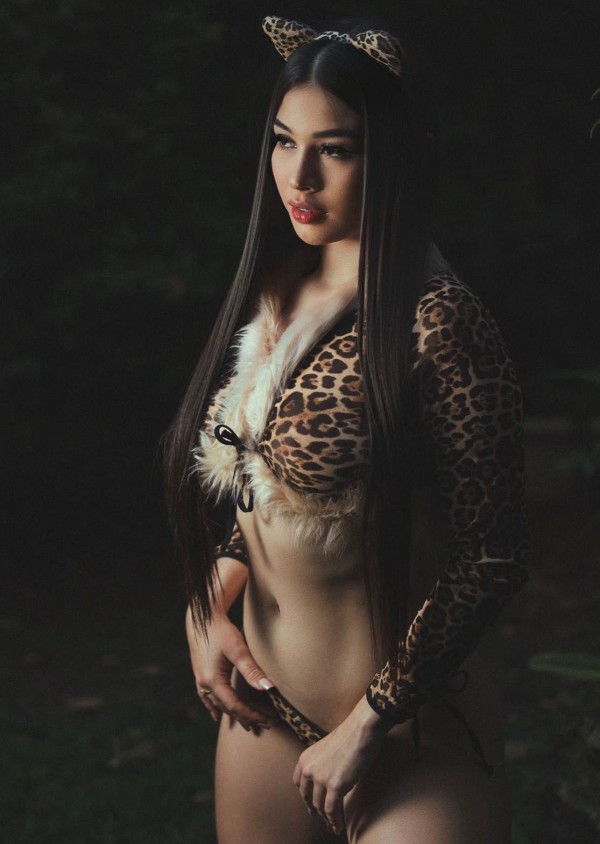 Española preciosa jovencita implicada en Vitoria