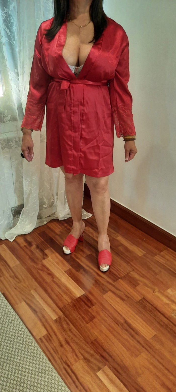 AMANDA, MADURA SENSUAL Y TAMBIÉN CON MI HERMANA