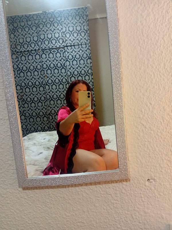 SANDRA 40 años, SEDUCTORA y muy JUGUETONA…