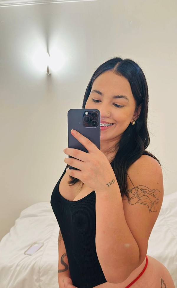 Hola amores soy Sharon 24 años acabo de llegar en Benidorm