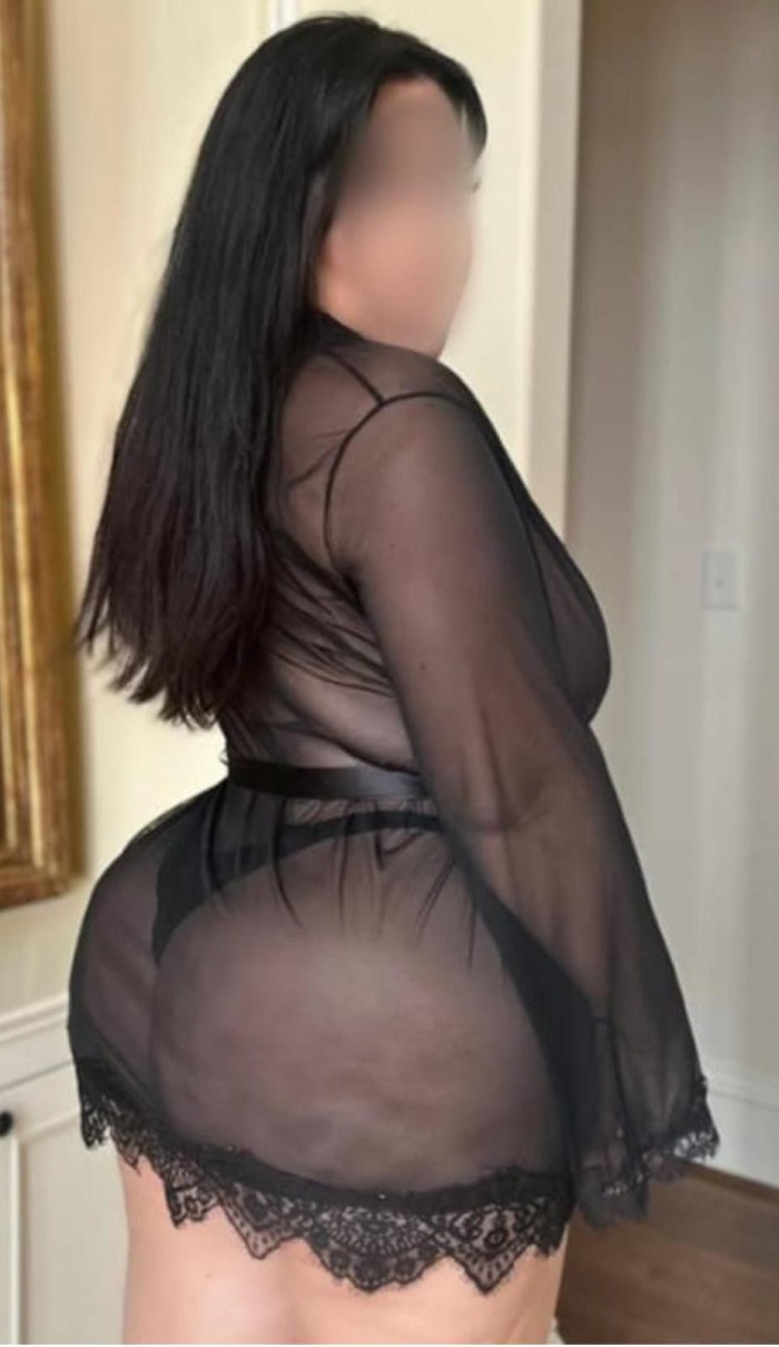 Nueva en tu zona pechos grandes