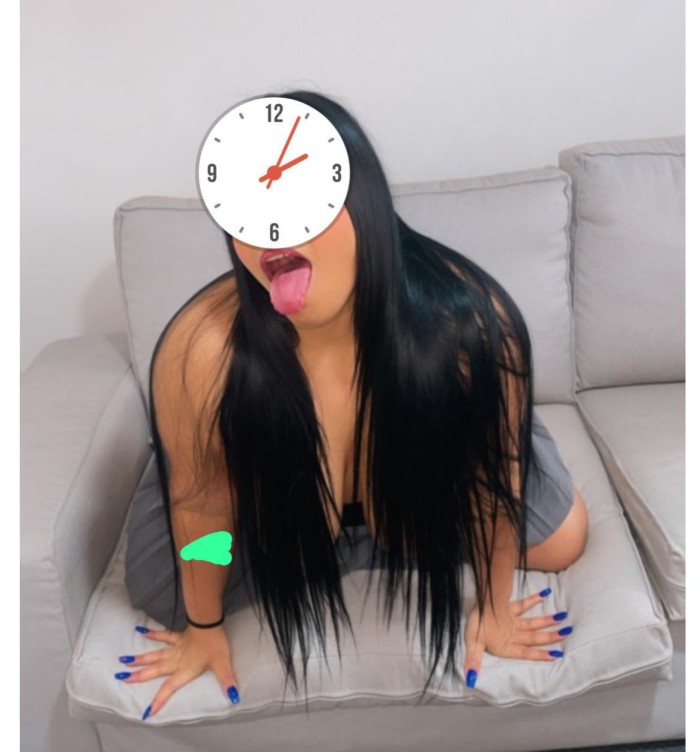 Nueva en tu zona pechos grandes
