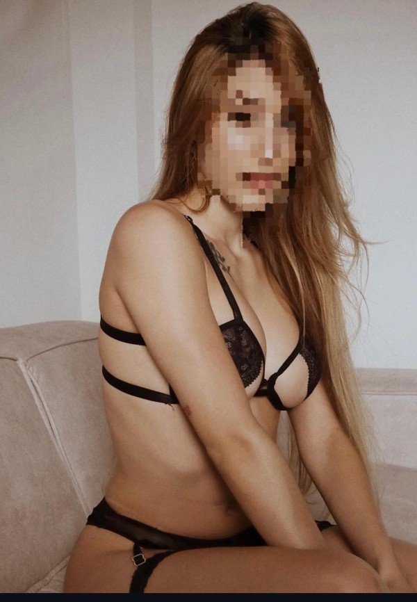 FIESTERA ENROLLADA Y ENCANTADORA