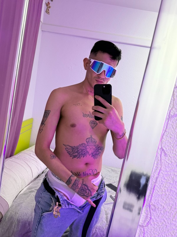 Santiago VIP Latino varonil, muy vicioso, cumplo tus más íntimas fantasías