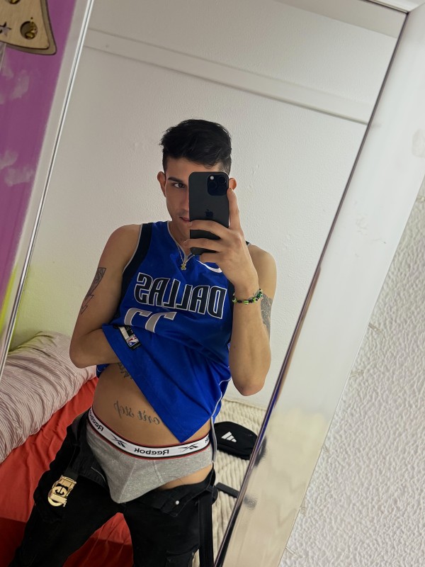 Santiago VIP Latino varonil, muy vicioso, cumplo tus más íntimas fantasías