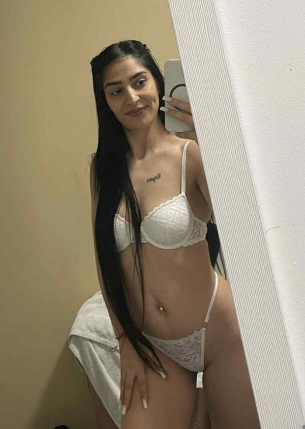 MOLDAVA DE LUJO EXPLOSIVA Y ATREVIDA